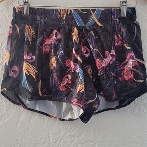 Lululemon Hotty Hot Shorts Size 8